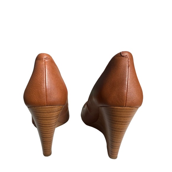 Jessica Simpson Brown Wedge Pumps, size 9 - Picture 3 of 4